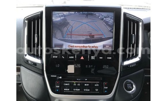 Buy Import Toyota Land Cruiser White Car in Import - Dubai in Central Kenya Buy Import Toyota Land Cruiser White Car in Import - Dubai in Central Kenya