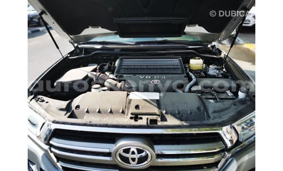 Nunua Imported Toyota Land Cruiser Nyingine Gari ndani ya Import - Dubai nchini Kati Kenya Nunua Imported Toyota Land Cruiser Nyingine Gari ndani ya Import - Dubai nchini Kati Kenya