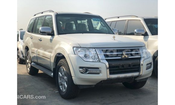 Imported Mitsubishi Pajero White Makiinaa iti Import - Dubai keessatti Central Kenya keessatti Imported Mitsubishi Pajero White Makiinaa iti Import - Dubai keessatti Central Kenya keessatti