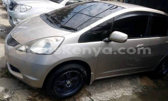 Nunua Ilio tumika Honda Fit Fedha Gari ndani ya Nairobi nchini Nairobi Nunua Ilio tumika Honda Fit Fedha Gari ndani ya Nairobi nchini Nairobi