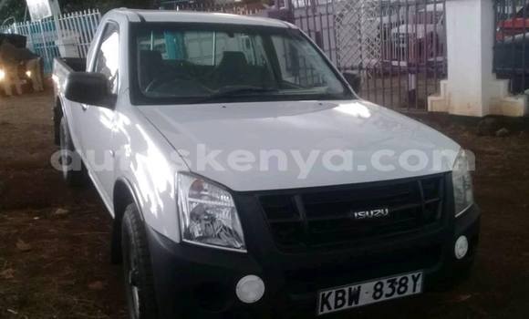Oofamaa Isuzu D–MAX White Makiinaa iti Nairobi keessatti Nairobi keessatti