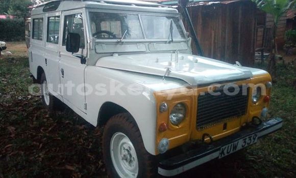 Oofamaa Land Rover Freelander White Makiinaa iti Meru keessatti East Kenya keessatti