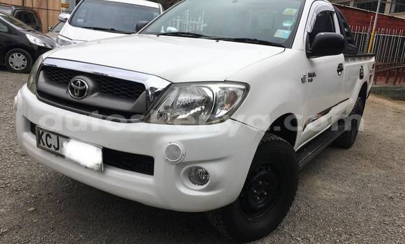 Buy Used Toyota Hilux White Car in Nairobi in Nairobi Buy Used Toyota Hilux White Car in Nairobi in Nairobi