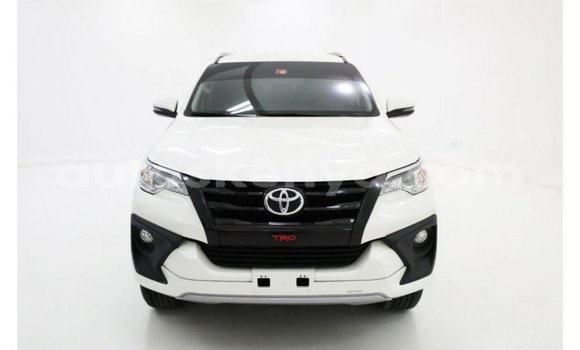 Buy Import Toyota Fortuner White Car in Import - Dubai in Central Kenya Buy Import Toyota Fortuner White Car in Import - Dubai in Central Kenya