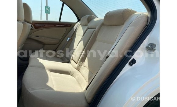 Nunua Imported Nissan Sunny Nyeupe Gari ndani ya Import - Dubai nchini Kati Kenya Nunua Imported Nissan Sunny Nyeupe Gari ndani ya Import - Dubai nchini Kati Kenya