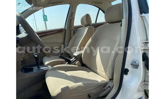 Nunua Imported Nissan Sunny Nyeupe Gari ndani ya Import - Dubai nchini Kati Kenya Nunua Imported Nissan Sunny Nyeupe Gari ndani ya Import - Dubai nchini Kati Kenya