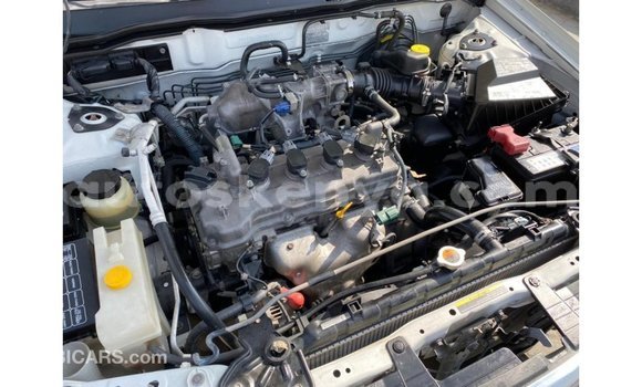 Nunua Imported Nissan Sunny Nyeupe Gari ndani ya Import - Dubai nchini Kati Kenya Nunua Imported Nissan Sunny Nyeupe Gari ndani ya Import - Dubai nchini Kati Kenya