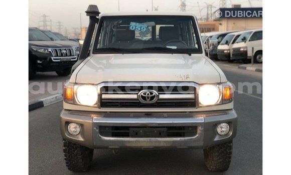 Buy Import Toyota Land Cruiser White Car in Import - Dubai in Central Kenya Buy Import Toyota Land Cruiser White Car in Import - Dubai in Central Kenya
