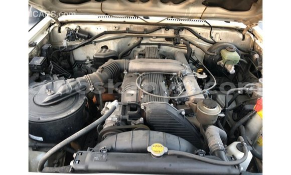 Buy Import Toyota Land Cruiser White Car in Import - Dubai in Central Kenya Buy Import Toyota Land Cruiser White Car in Import - Dubai in Central Kenya