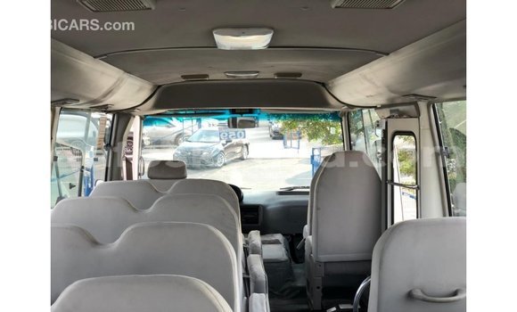 Imported Toyota Coaster White Makiinaa iti Import - Dubai keessatti Central Kenya keessatti Imported Toyota Coaster White Makiinaa iti Import - Dubai keessatti Central Kenya keessatti