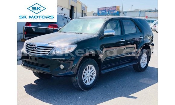 Nunua Imported Toyota Fortuner Nyeusi Gari ndani ya Import - Dubai nchini Kati Kenya Nunua Imported Toyota Fortuner Nyeusi Gari ndani ya Import - Dubai nchini Kati Kenya
