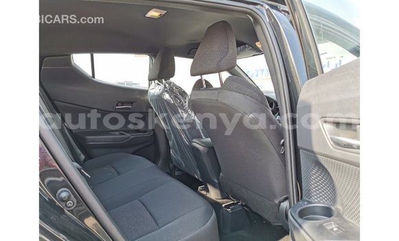 Imported Toyota C-HR Black Makiinaa iti Import - Dubai keessatti Central Kenya keessatti Imported Toyota C-HR Black Makiinaa iti Import - Dubai keessatti Central Kenya keessatti
