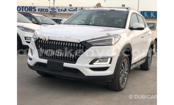 Buy Import Hyundai Tucson White Car in Import - Dubai in Central Kenya Buy Import Hyundai Tucson White Car in Import - Dubai in Central Kenya