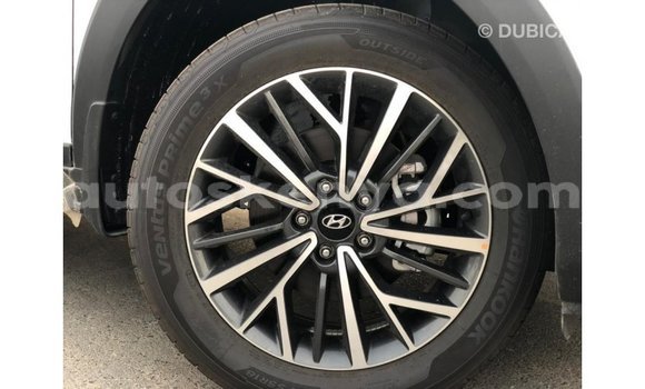 Buy Import Hyundai Tucson White Car in Import - Dubai in Central Kenya Buy Import Hyundai Tucson White Car in Import - Dubai in Central Kenya