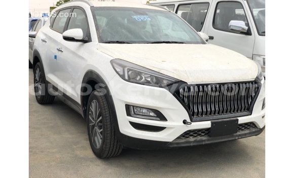 Buy Import Hyundai Tucson White Car in Import - Dubai in Central Kenya Buy Import Hyundai Tucson White Car in Import - Dubai in Central Kenya