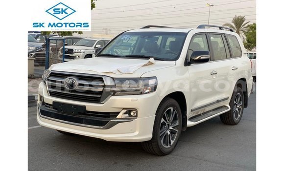 Buy Import Toyota Land Cruiser White Car in Import - Dubai in Central Kenya Buy Import Toyota Land Cruiser White Car in Import - Dubai in Central Kenya