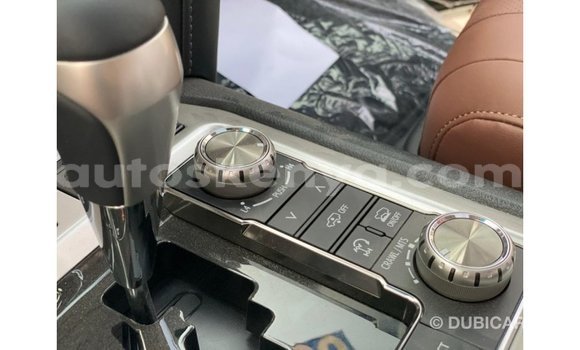 Buy Import Toyota Land Cruiser White Car in Import - Dubai in Central Kenya Buy Import Toyota Land Cruiser White Car in Import - Dubai in Central Kenya