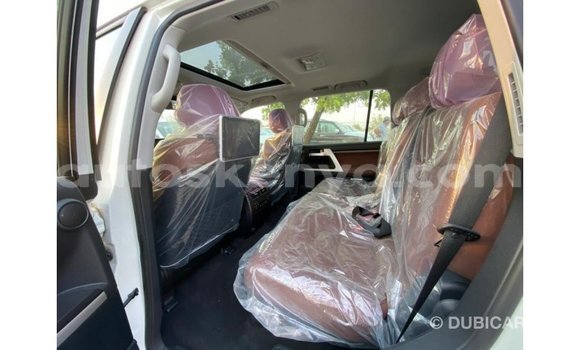Buy Import Toyota Land Cruiser White Car in Import - Dubai in Central Kenya Buy Import Toyota Land Cruiser White Car in Import - Dubai in Central Kenya