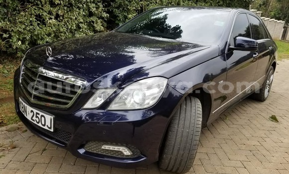 Oofamaa Mercedes‒Benz S–Class Blue Makiinaa iti Nairobi keessatti Nairobi keessatti Oofamaa Mercedes‒Benz S–Class Blue Makiinaa iti Nairobi keessatti Nairobi keessatti