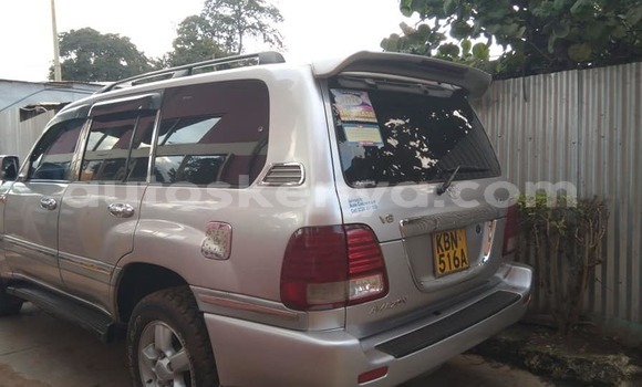 Oofamaa Toyota Land Cruiser Silver Makiinaa iti Nairobi keessatti Nairobi keessatti Oofamaa Toyota Land Cruiser Silver Makiinaa iti Nairobi keessatti Nairobi keessatti