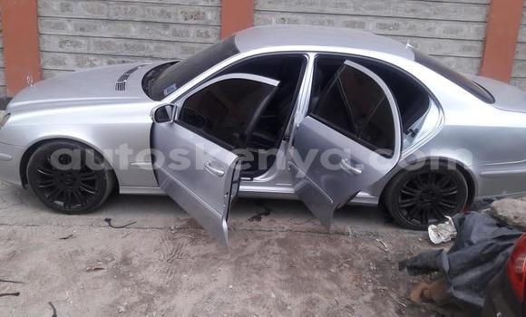 Oofamaa Mercedes‒Benz E–Class Silver Makiinaa iti Nairobi keessatti Nairobi keessatti Oofamaa Mercedes‒Benz E–Class Silver Makiinaa iti Nairobi keessatti Nairobi keessatti