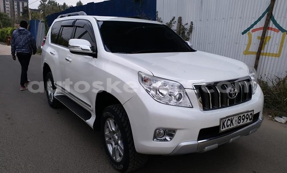 Oofamaa Toyota Land Cruiser Prado White Makiinaa iti Nairobi keessatti Nairobi keessatti Oofamaa Toyota Land Cruiser Prado White Makiinaa iti Nairobi keessatti Nairobi keessatti