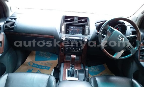 Oofamaa Toyota Land Cruiser Prado White Makiinaa iti Nairobi keessatti Nairobi keessatti Oofamaa Toyota Land Cruiser Prado White Makiinaa iti Nairobi keessatti Nairobi keessatti