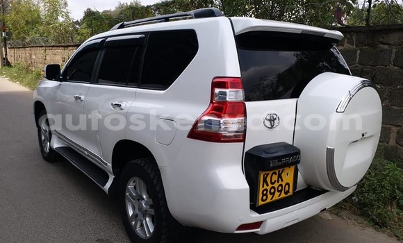 Oofamaa Toyota Land Cruiser Prado White Makiinaa iti Nairobi keessatti Nairobi keessatti Oofamaa Toyota Land Cruiser Prado White Makiinaa iti Nairobi keessatti Nairobi keessatti