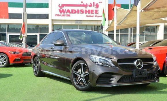 Imported Mercedes‒Benz 1117 Brown Netiree iti Import - Dubai keessatti Central Kenya keessatti