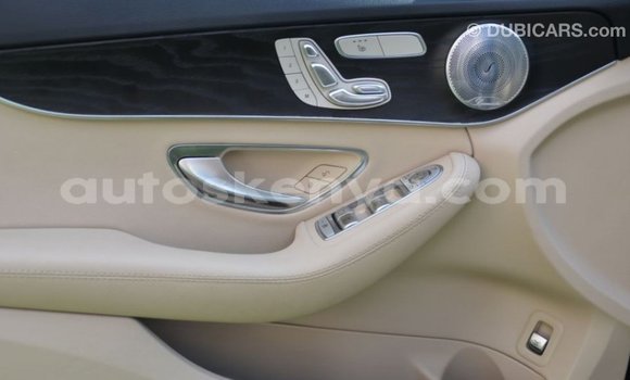 Nunua Imported Mercedes‒Benz 1117 Brown Lori ndani ya Import - Dubai nchini Kati Kenya Nunua Imported Mercedes‒Benz 1117 Brown Lori ndani ya Import - Dubai nchini Kati Kenya