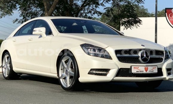 Imported Mercedes‒Benz 1117 White Netiree iti Import - Dubai keessatti Central Kenya keessatti