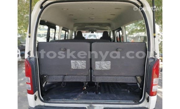 Imported Toyota Hiace White Makiinaa iti Import - Dubai keessatti Central Kenya keessatti Imported Toyota Hiace White Makiinaa iti Import - Dubai keessatti Central Kenya keessatti