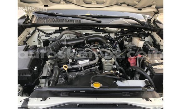 Imported Toyota Fortuner White Makiinaa iti Import - Dubai keessatti Central Kenya keessatti Imported Toyota Fortuner White Makiinaa iti Import - Dubai keessatti Central Kenya keessatti