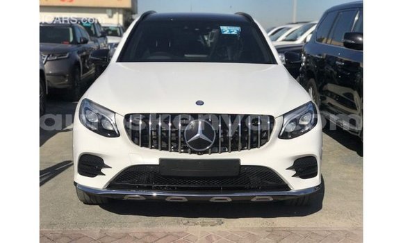 Buy Import Mercedes‒Benz 250 White Car in Import - Dubai in Central Kenya Buy Import Mercedes‒Benz 250 White Car in Import - Dubai in Central Kenya