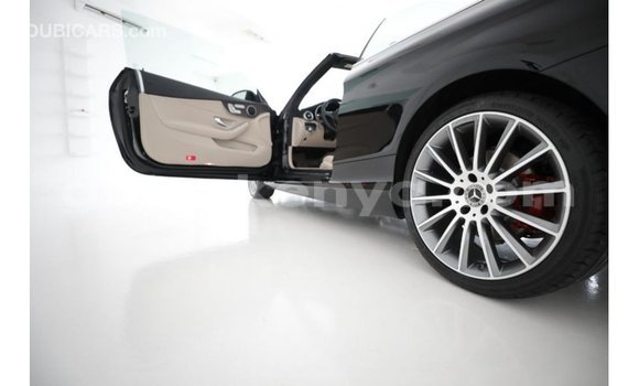 Nunua Imported Mercedes‒Benz 1117 Nyeusi Lori ndani ya Import - Dubai nchini Kati Kenya Nunua Imported Mercedes‒Benz 1117 Nyeusi Lori ndani ya Import - Dubai nchini Kati Kenya