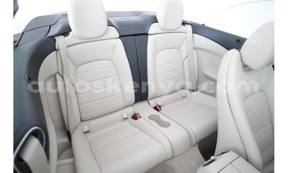 Nunua Imported Mercedes‒Benz 1117 Nyeusi Lori ndani ya Import - Dubai nchini Kati Kenya Nunua Imported Mercedes‒Benz 1117 Nyeusi Lori ndani ya Import - Dubai nchini Kati Kenya