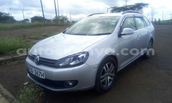 Oofamaa Volkswagen Golf Silver Makiinaa iti Nairobi keessatti Nairobi keessatti