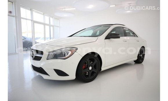 Nunua Imported Mercedes‒Benz 250 Nyeupe Gari ndani ya Import - Dubai nchini Kati Kenya Nunua Imported Mercedes‒Benz 250 Nyeupe Gari ndani ya Import - Dubai nchini Kati Kenya