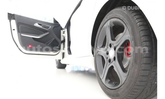 Nunua Imported Mercedes‒Benz 250 Nyeupe Gari ndani ya Import - Dubai nchini Kati Kenya Nunua Imported Mercedes‒Benz 250 Nyeupe Gari ndani ya Import - Dubai nchini Kati Kenya