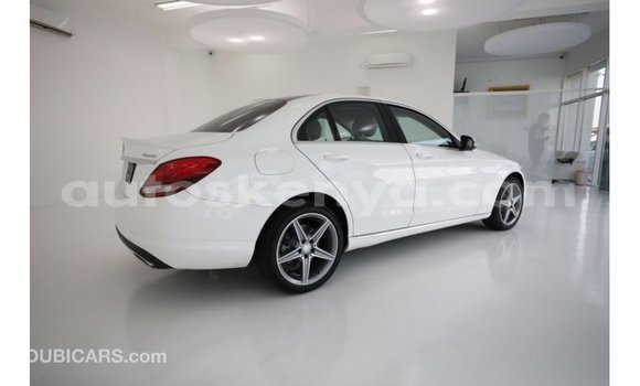 Imported Mercedes‒Benz 1117 White Netiree iti Import - Dubai keessatti Central Kenya keessatti Imported Mercedes‒Benz 1117 White Netiree iti Import - Dubai keessatti Central Kenya keessatti