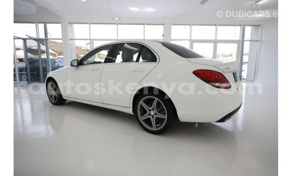Imported Mercedes‒Benz 1117 White Netiree iti Import - Dubai keessatti Central Kenya keessatti Imported Mercedes‒Benz 1117 White Netiree iti Import - Dubai keessatti Central Kenya keessatti