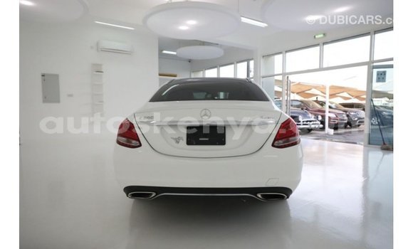 Imported Mercedes‒Benz 1117 White Netiree iti Import - Dubai keessatti Central Kenya keessatti Imported Mercedes‒Benz 1117 White Netiree iti Import - Dubai keessatti Central Kenya keessatti