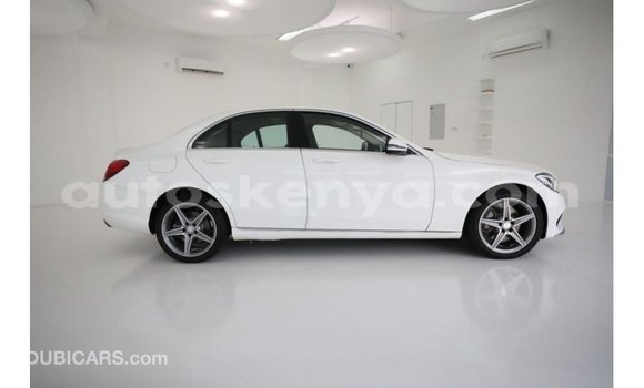 Imported Mercedes‒Benz 1117 White Netiree iti Import - Dubai keessatti Central Kenya keessatti Imported Mercedes‒Benz 1117 White Netiree iti Import - Dubai keessatti Central Kenya keessatti