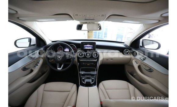 Imported Mercedes‒Benz 1117 White Netiree iti Import - Dubai keessatti Central Kenya keessatti Imported Mercedes‒Benz 1117 White Netiree iti Import - Dubai keessatti Central Kenya keessatti