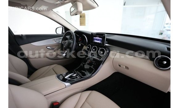 Imported Mercedes‒Benz 1117 White Netiree iti Import - Dubai keessatti Central Kenya keessatti Imported Mercedes‒Benz 1117 White Netiree iti Import - Dubai keessatti Central Kenya keessatti