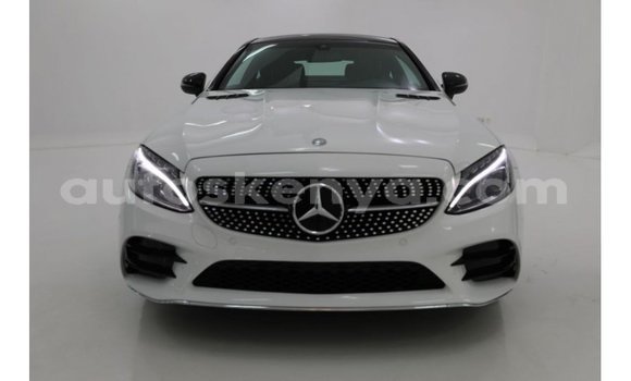Imported Mercedes‒Benz 1117 White Netiree iti Import - Dubai keessatti Central Kenya keessatti Imported Mercedes‒Benz 1117 White Netiree iti Import - Dubai keessatti Central Kenya keessatti