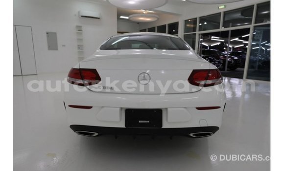 Imported Mercedes‒Benz 1117 White Netiree iti Import - Dubai keessatti Central Kenya keessatti Imported Mercedes‒Benz 1117 White Netiree iti Import - Dubai keessatti Central Kenya keessatti