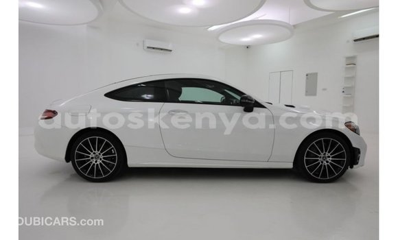 Imported Mercedes‒Benz 1117 White Netiree iti Import - Dubai keessatti Central Kenya keessatti Imported Mercedes‒Benz 1117 White Netiree iti Import - Dubai keessatti Central Kenya keessatti