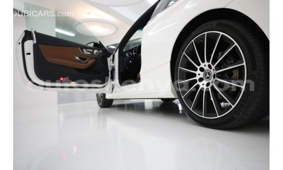 Imported Mercedes‒Benz 1117 White Netiree iti Import - Dubai keessatti Central Kenya keessatti Imported Mercedes‒Benz 1117 White Netiree iti Import - Dubai keessatti Central Kenya keessatti