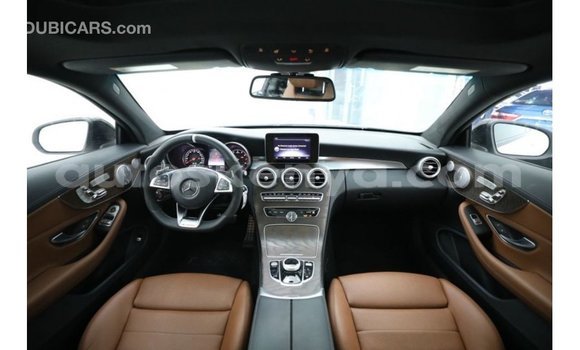 Imported Mercedes‒Benz 1117 White Netiree iti Import - Dubai keessatti Central Kenya keessatti Imported Mercedes‒Benz 1117 White Netiree iti Import - Dubai keessatti Central Kenya keessatti